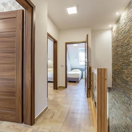 Arkadia Mare 아파트 *